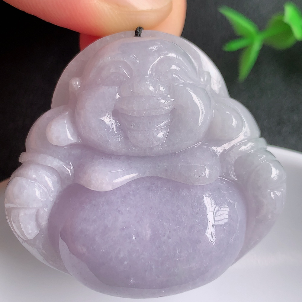 冰润紫罗兰佛公挂件 玉质细腻  精雕弥勒佛，笑佛福耳垂肩，面相喜庆，开怀大笑，憨态可掬。惟妙惟肖，寓意福禄双全，吉祥美满，笑口常开 W141.8 尺寸：39.3-42-12mm