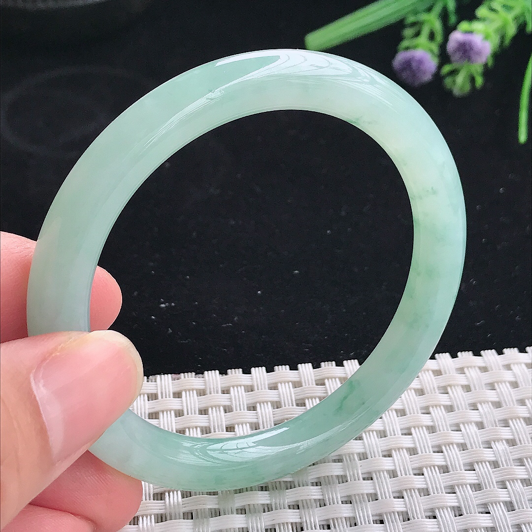 实拍A货翡翠53/8.3老坑冰胶水灵冰晴飘花圆条手镯宽边玉镯平安镯美人镯