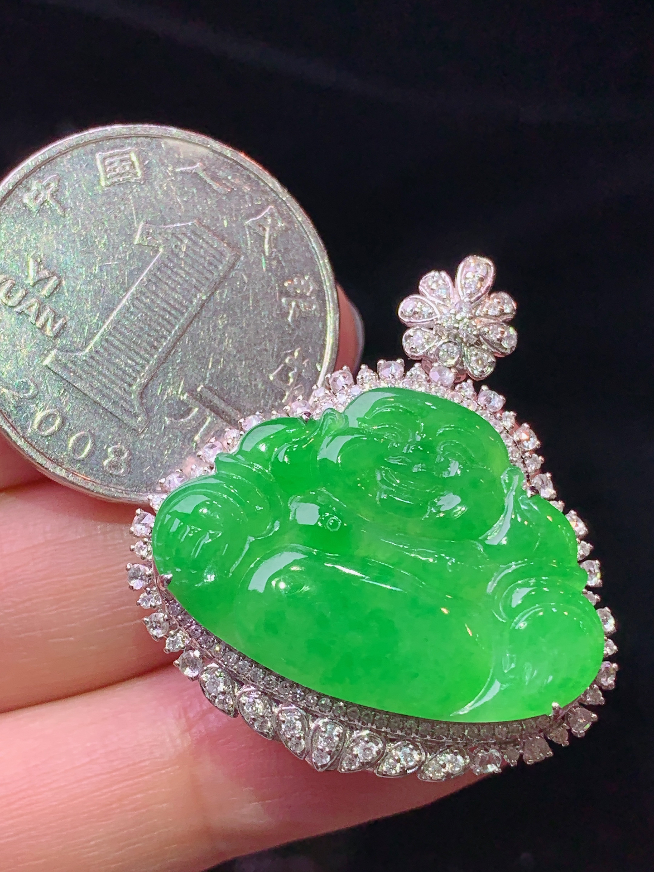 18k金钻镶嵌满绿佛公吊坠 玉质细腻 色泽艳丽清新 水润亮眼 整体尺寸34.2*30.8*11.2k1