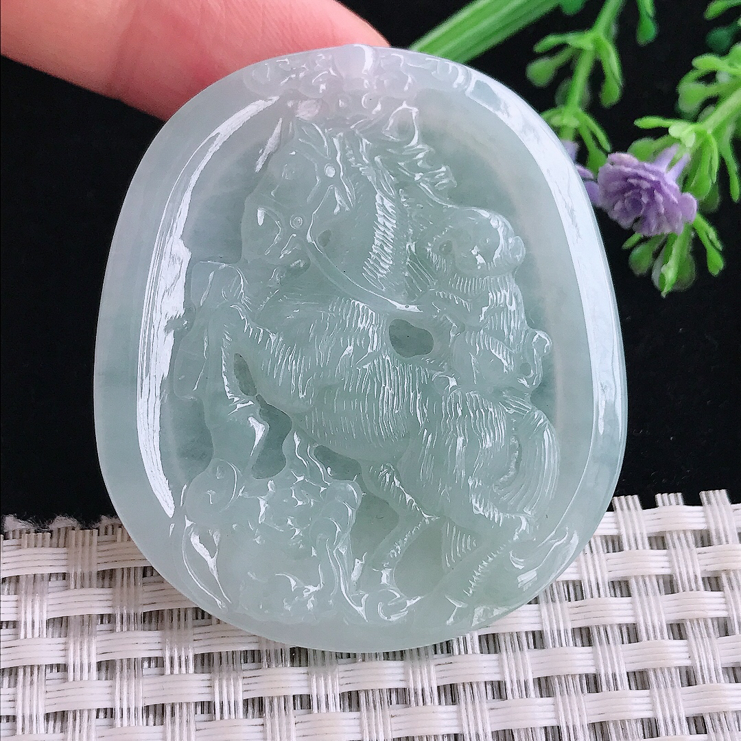 实拍A货翡翠52.3/46/5.3老坑秀气冰胶冰晴马上封侯吊坠翡翠玉牌挂件