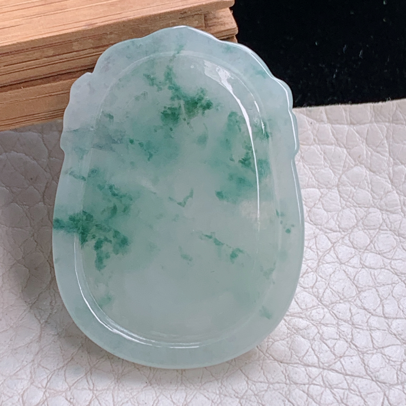 yn实拍39.8*29.2*5天然缅甸翡翠a货冰飘花生意兴隆 龙牌玉吊坠