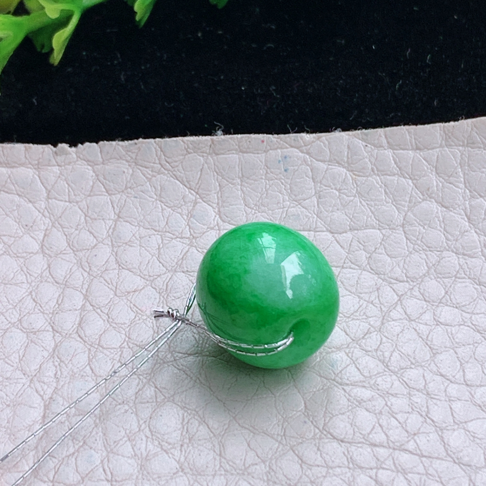 Xqa实拍13.2*13.5天然缅甸翡翠a货胶感辣绿路路通 财运亨通玉吊坠