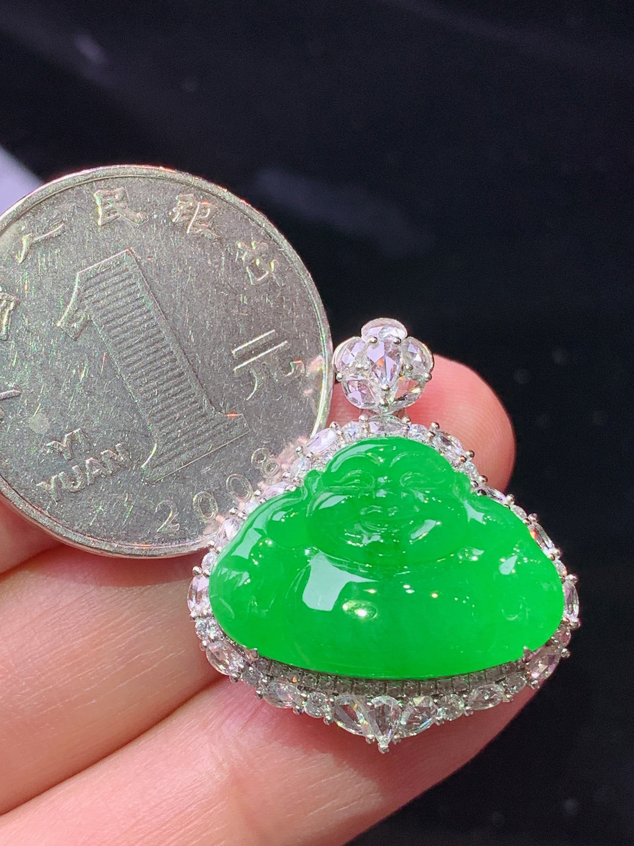18k金钻镶嵌满绿佛公吊坠 玉质细腻 色泽艳丽清新 水润亮眼 整体尺寸27.2*24*11.3t3