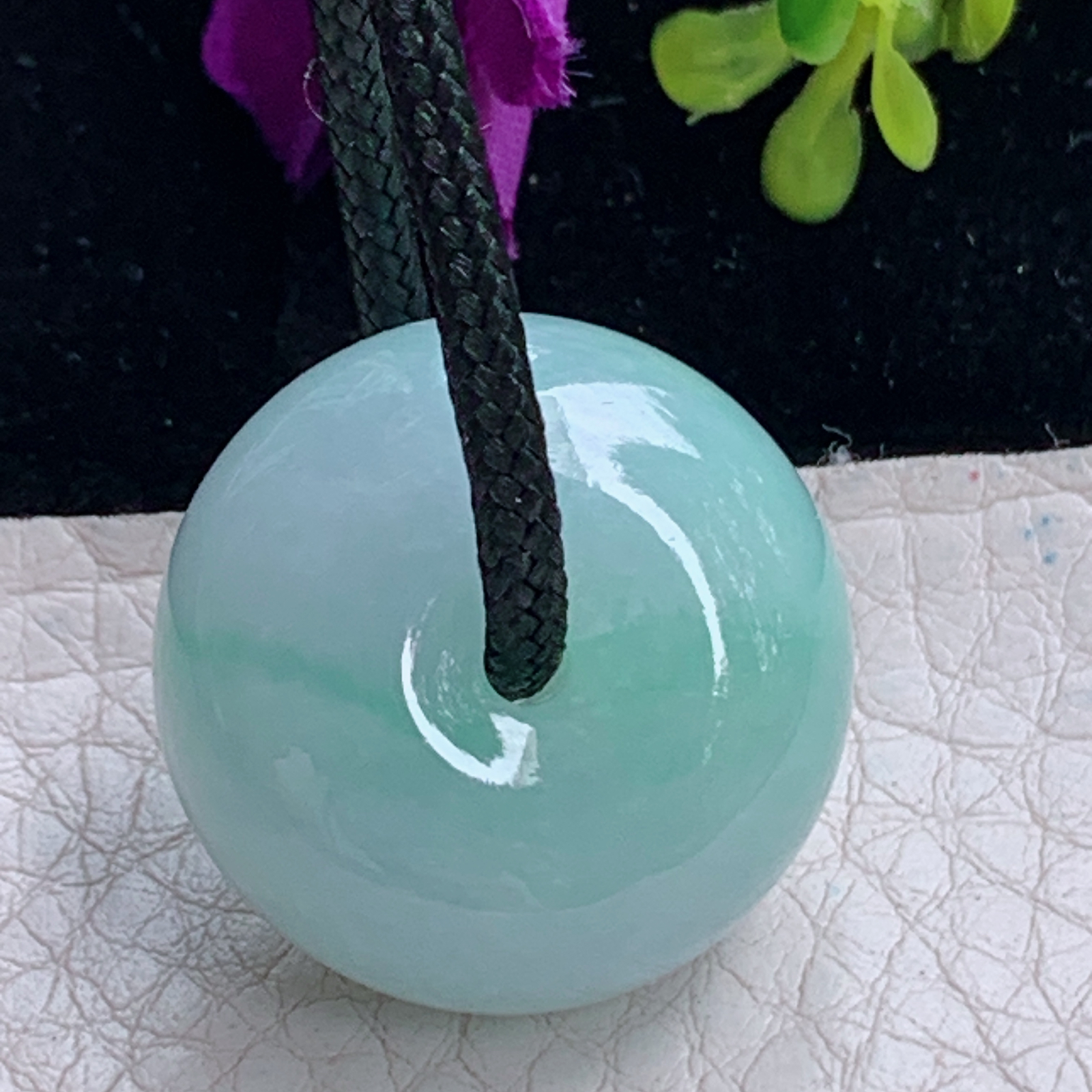 Xj实拍22*12.6天然缅甸翡翠a货淡绿饱满平安扣吊坠 转运珠路路通玉坠