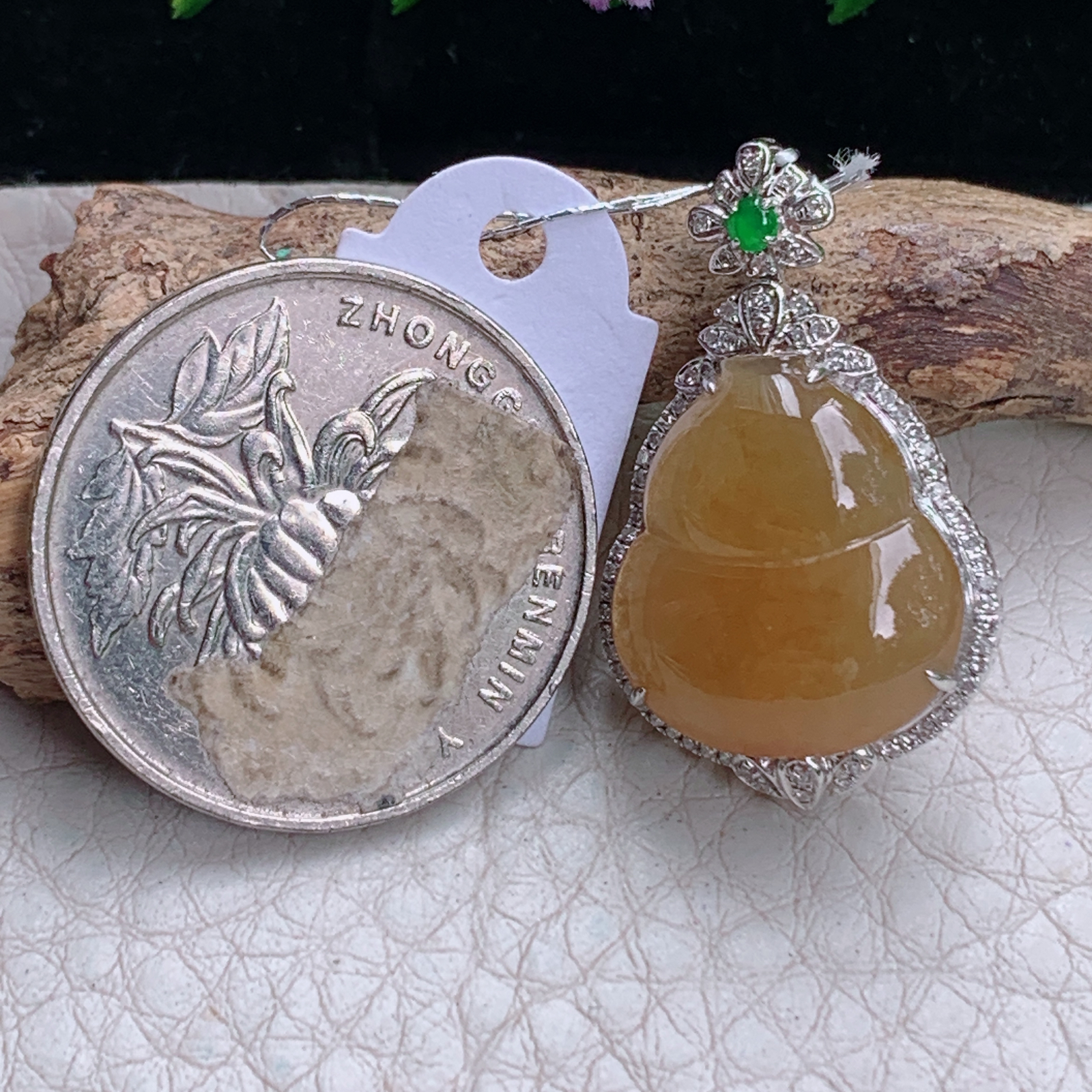 Xqa实拍29.2*17.8*8天然缅甸翡翠冰黄饱满葫芦玉吊坠 玉坠镶18k金扣