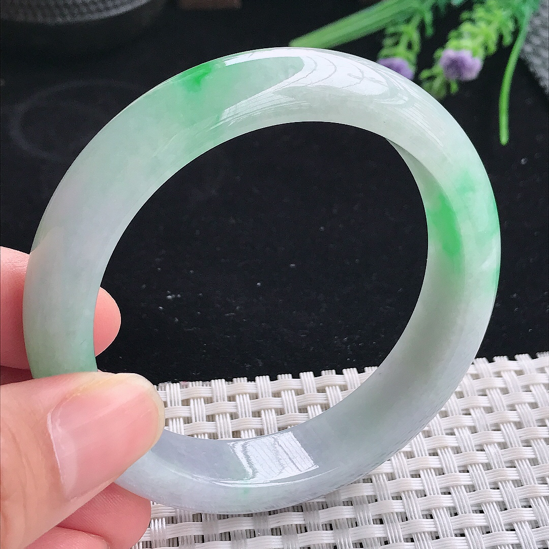 实拍A货翡翠57.8/14/8.7老坑冰润起胶飘阳绿手镯宽边玉镯平安镯美人镯