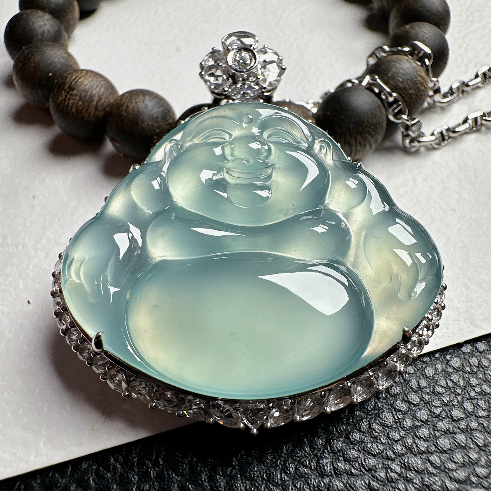 【冰种天空蓝佛】大尺寸，冰感动人，通透闪耀，光可鉴人，佳品推荐。收藏品质，18k金钻镶嵌，裸石尺寸38.6*32.7*4.5毫米