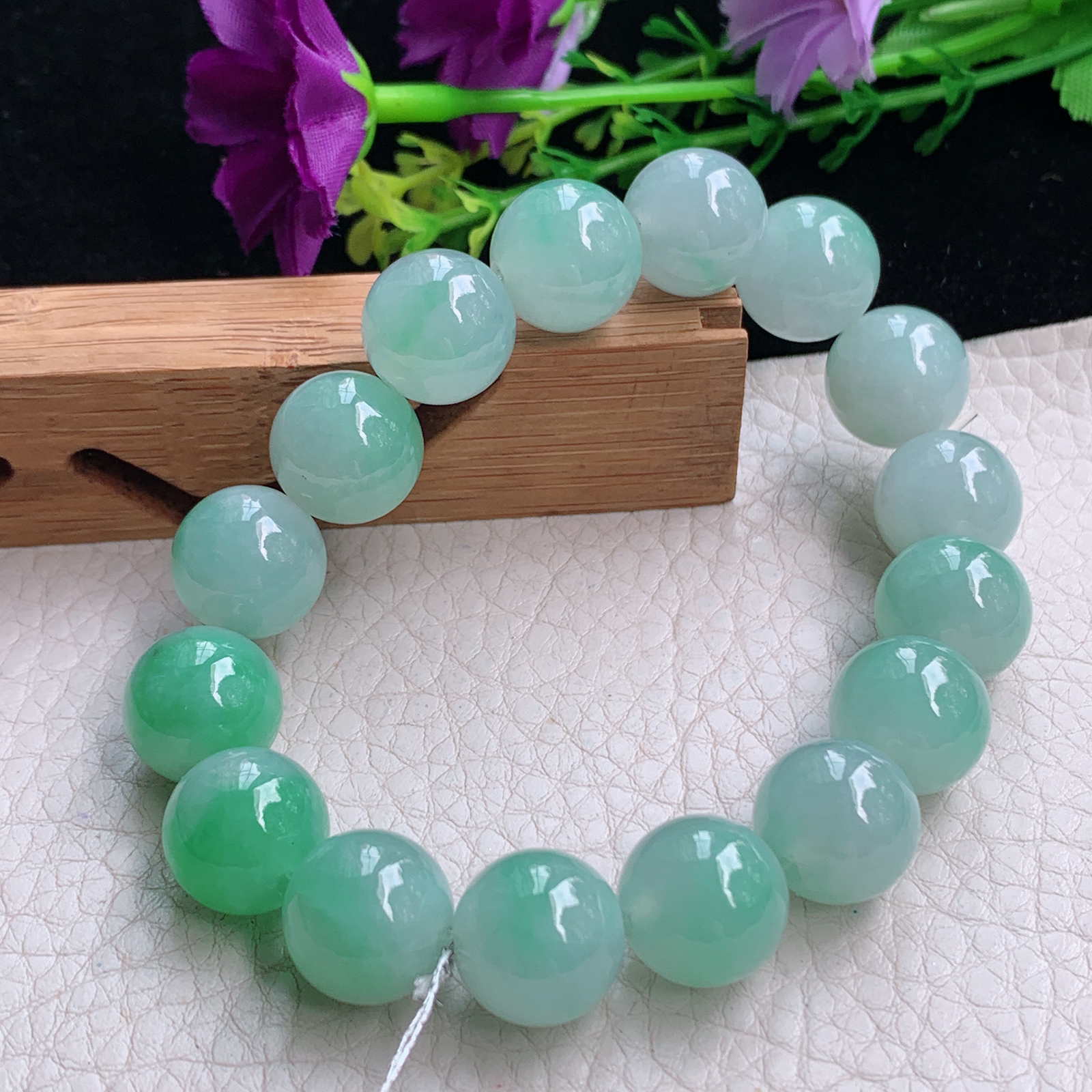 qxm天然缅甸翡翠a货水润清爽飘绿13mm圆珠玉手链 玉手串 共16颗