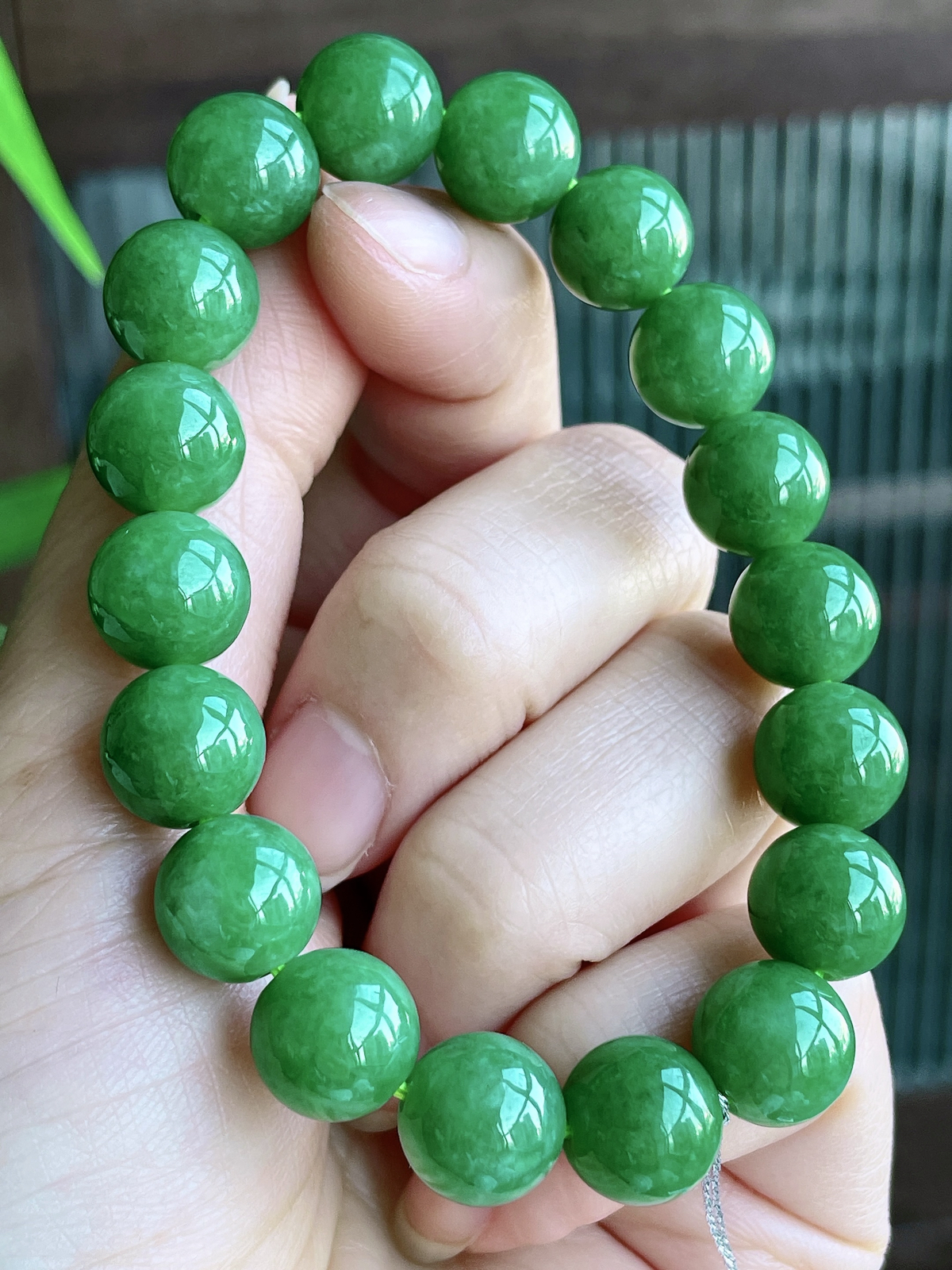 【珠子】冰晴绿手串圆珠珠子手串
【说明】缅料 性价比高  
【尺寸】10.8mm..