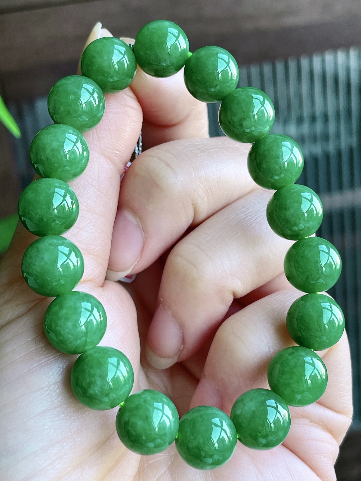 【珠子】冰晴绿手串圆珠珠子手串
【说明】缅料 性价比高  
【尺寸】10.8mm..