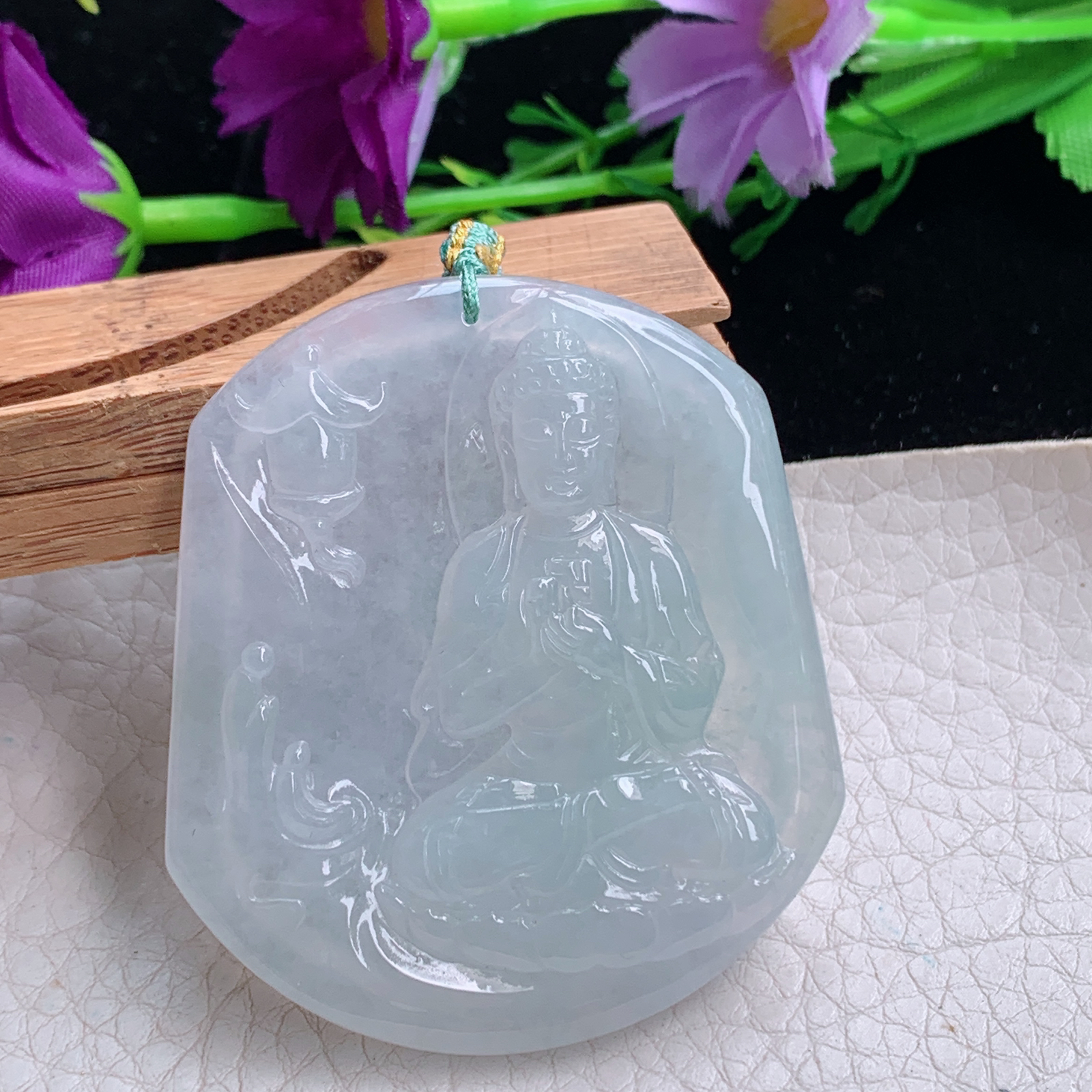 yn实拍52.6*46.3*5.3天然缅甸翡翠a货冰纯大日如来 普度众生玉吊坠