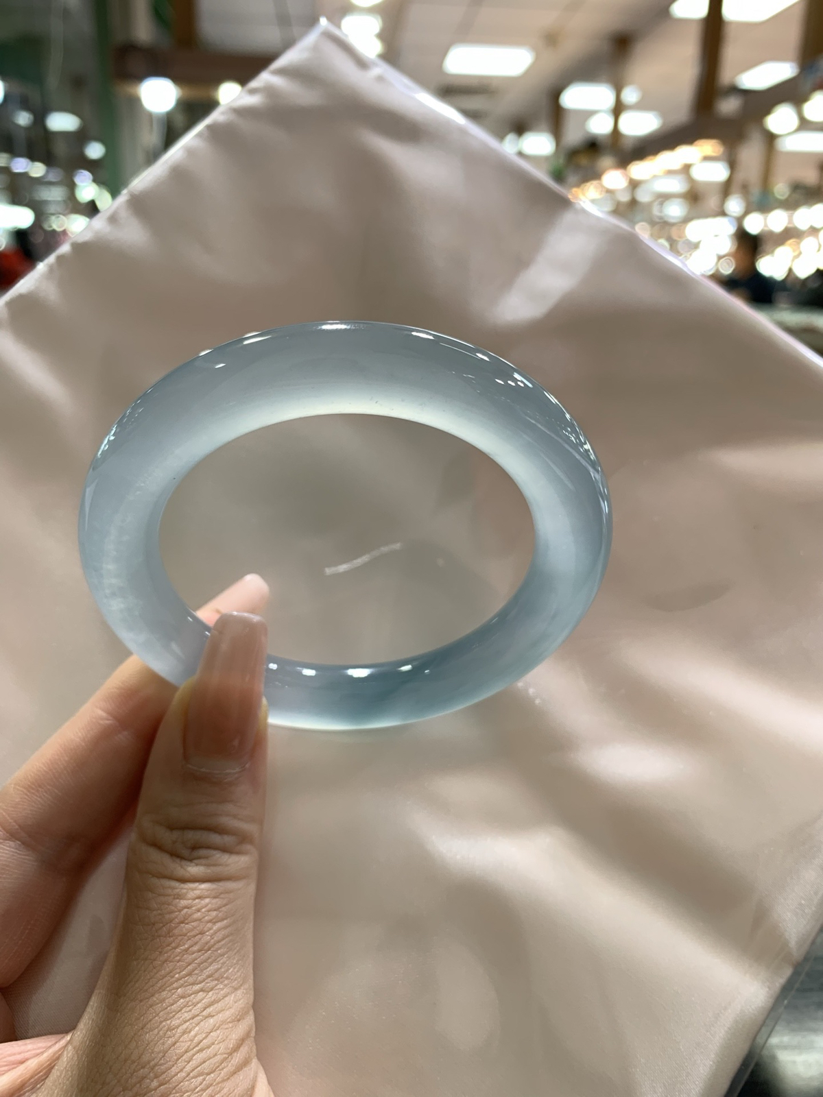 蓝钢圆条
圈口56.9一11.4一11.7，完美无暇，360度无死角。