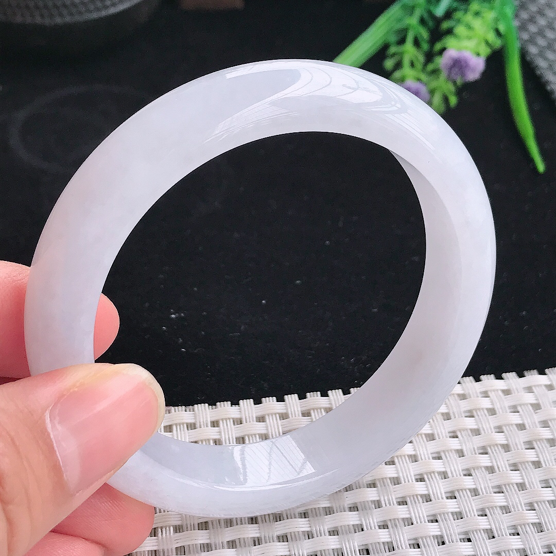 实拍A货翡翠57.5/13.4/8.5老坑秀气冰润月光白手镯宽边玉镯平安镯美人镯