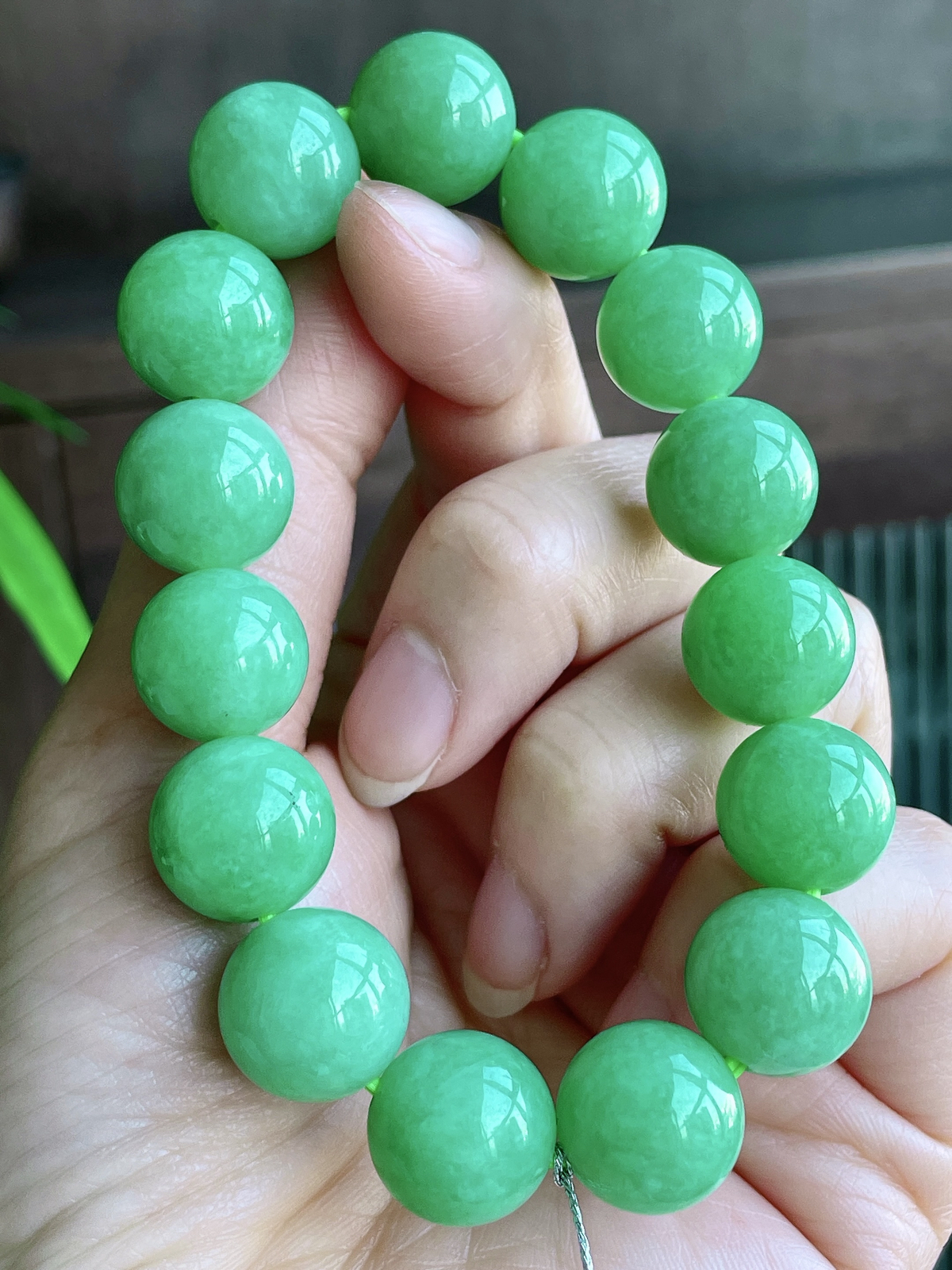 冰阳绿手串圆珠珠子手串
【说明】缅料 性价比高  
【尺寸】14mm..