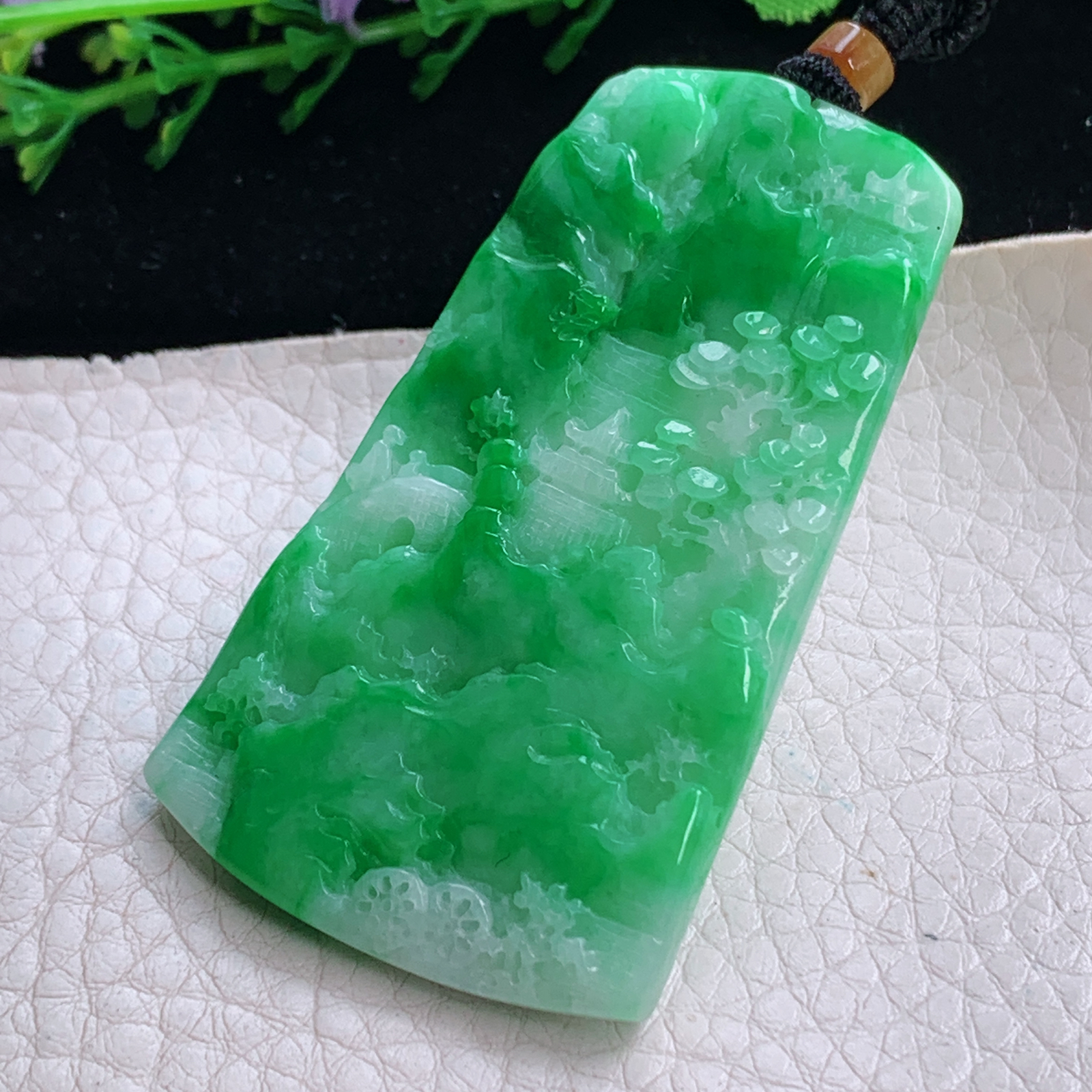 qxm实拍61.5*36*5.5天然缅甸翡翠a货辣绿山水牌 大好河山玉吊坠