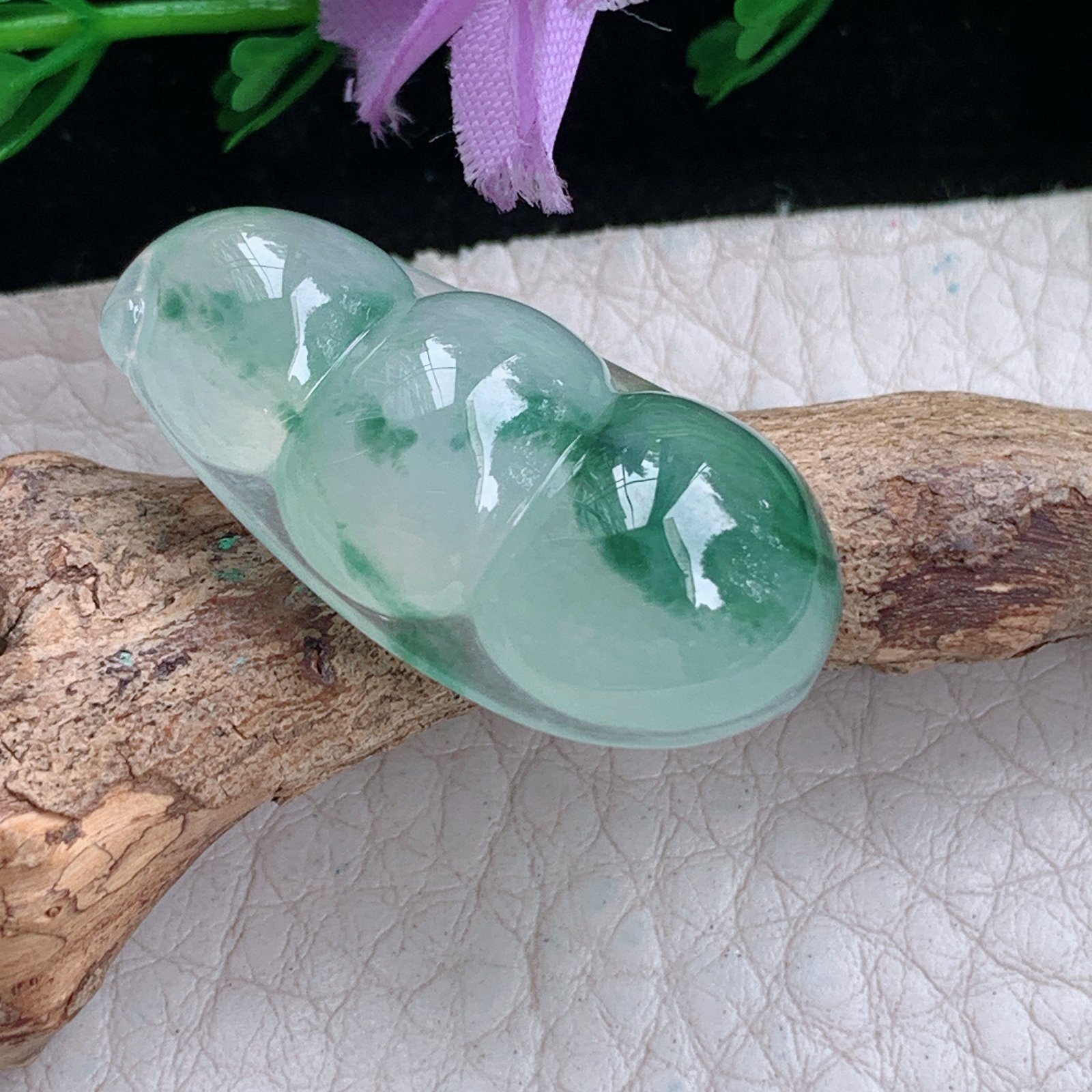 Xqa实拍31.6*16.3*8.8天然缅甸翡翠a货冰飘花饱满平安豆 福豆玉挂件 暂无打孔！