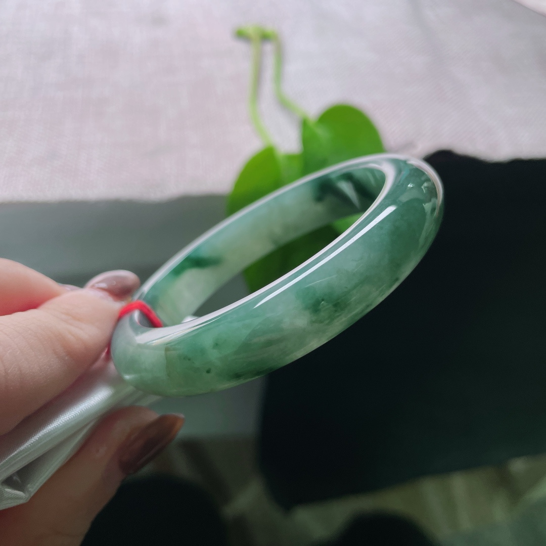 54/11.9/8.2，油青正圈，颜色深浅不一，别有一番风味，水头好，种老，皮纹，ss48884a