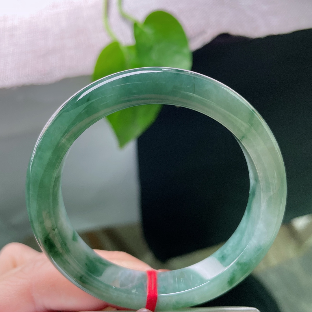 54/11.9/8.2，油青正圈，颜色深浅不一，别有一番风味，水头好，种老，皮纹，ss48884a