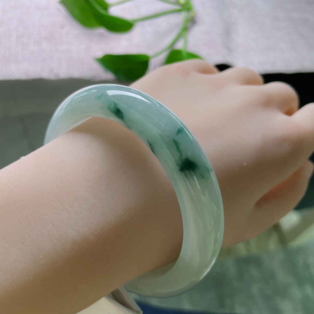 57.8/13.1/8.6，飘花正圈，或丝缕，飘飘洒洒，似水中藻荇。侧纹，ss49357a