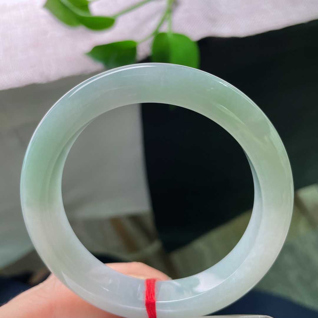 57.3/11.7/9.6绿底正圈，水润细腻，窄条，秀丽，色系甜美，优雅大方，ss48603a