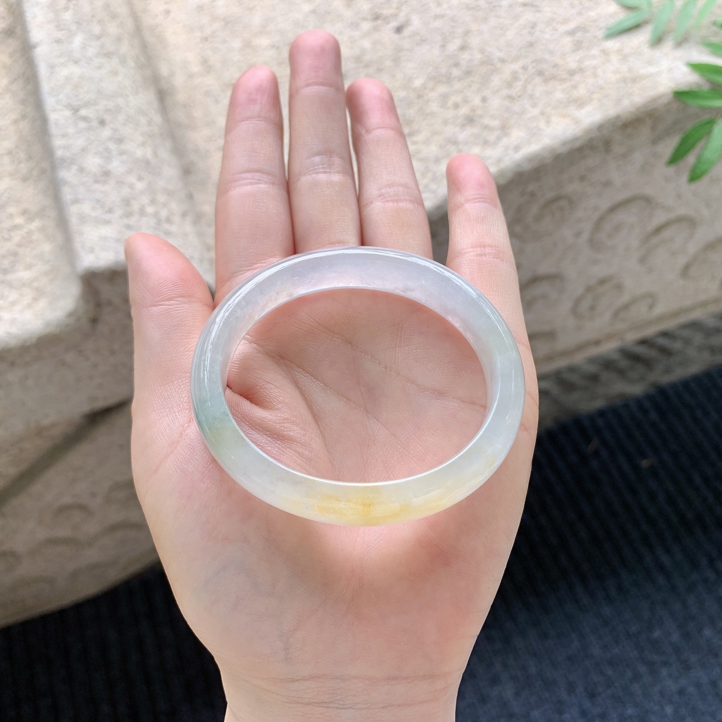 贵妃52 53 【圈口】53.3/46.8/12.5/6.3 【编码】HJ041109 【描述】糯冰