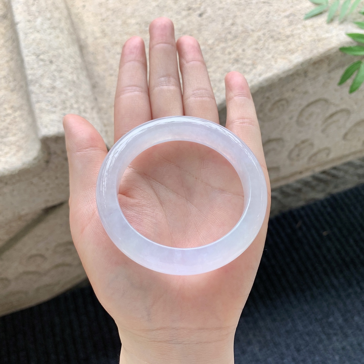 正圈51 52 【圈口】52.6/12.1/8.6 【编码】A2041121 【描述】糯冰粉紫，水润