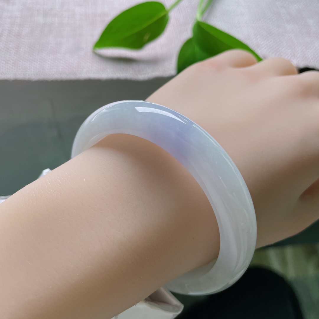 56.7/11.9/8.5，紫罗兰正圈，水润细腻，种老，一镯承三代，温润抵岁月。杂棉，ss49792a