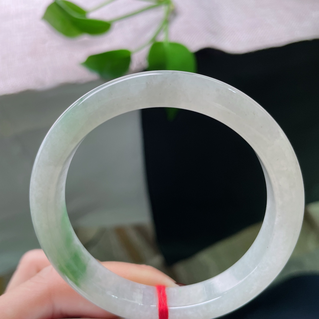 56.8/11/7.8飘花正圈，冰润细腻，种老，悠悠的云里有淡淡的诗，贵气，ss50169a