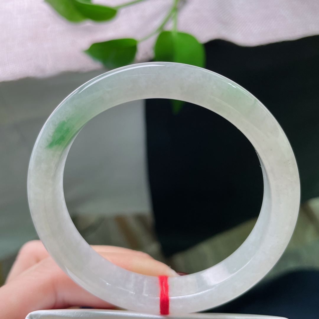 56.8/11/7.8飘花正圈，冰润细腻，种老，悠悠的云里有淡淡的诗，贵气，ss50169a