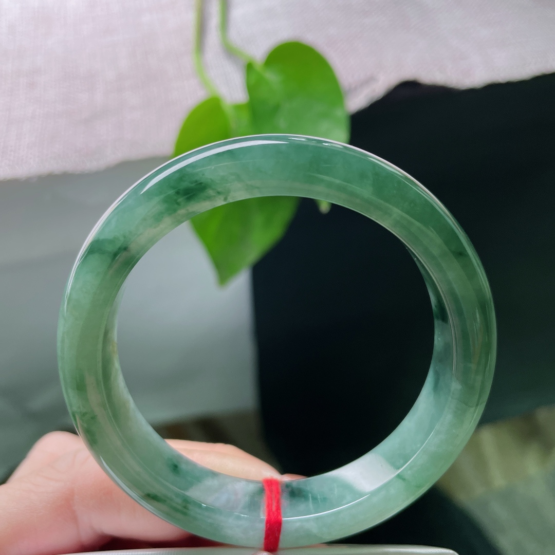 54/11.9/8.2，油青正圈，颜色深浅不一，别有一番风味，水头好，种老，皮纹，ss48884a