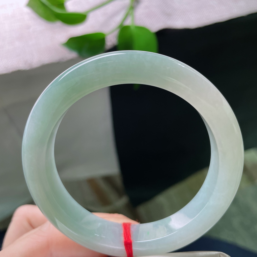 57.3/11.7/9.6绿底正圈，水润细腻，窄条，秀丽，色系甜美，优雅大方，ss48603a