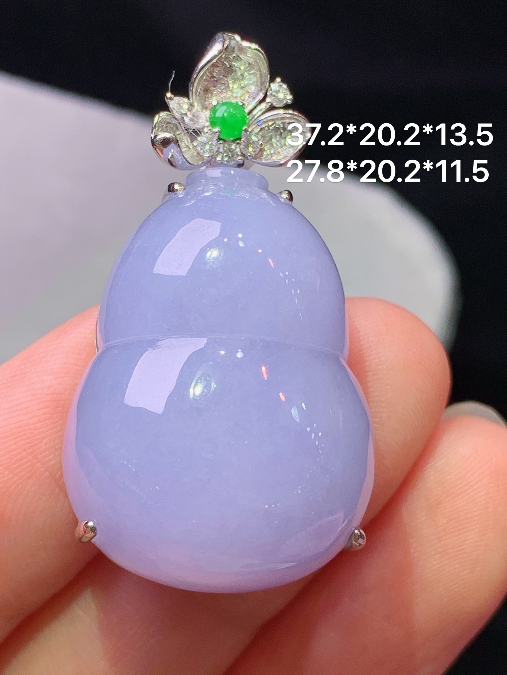 18k金钻镶嵌紫罗兰葫芦吊坠 玉质细腻 色泽艳丽清新 水润亮眼 整体尺寸37.2*20.2*13.5b1