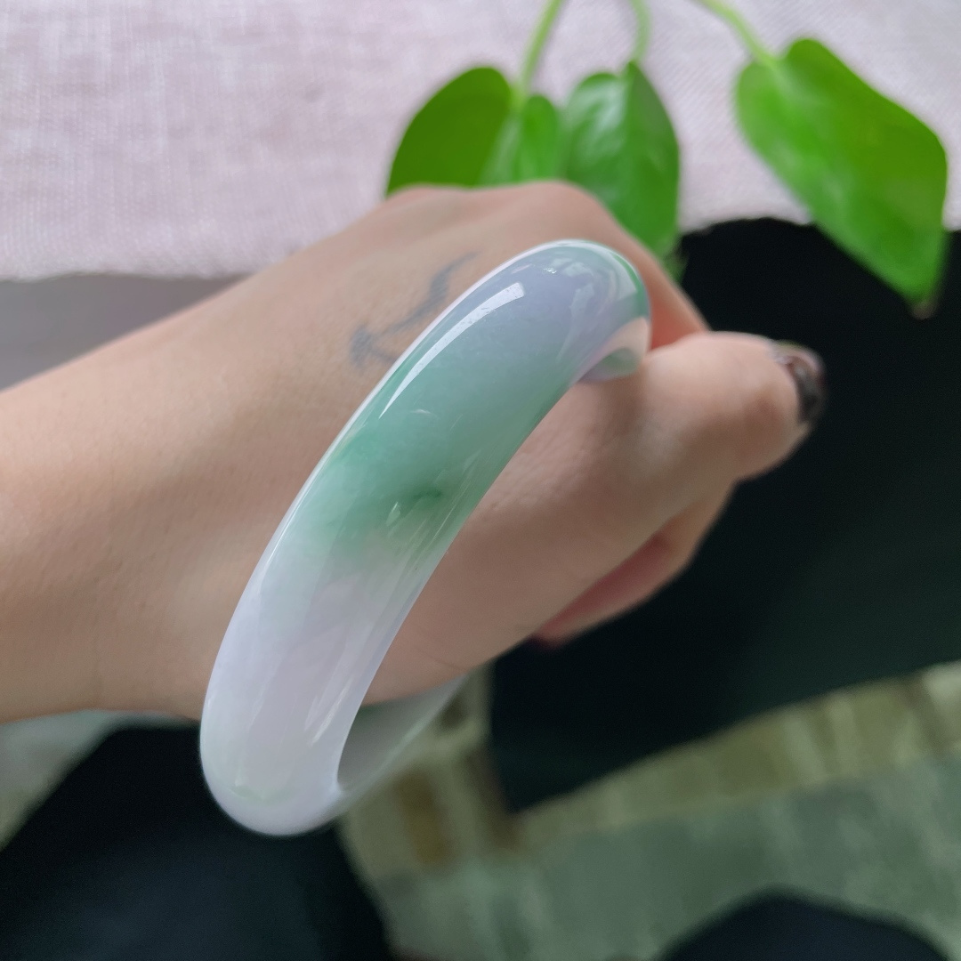 55.5/13.5/8.8，春彩正圈，水润，细腻，紫是未醒的梦，绿是生长的诗。无裂，ss55080a