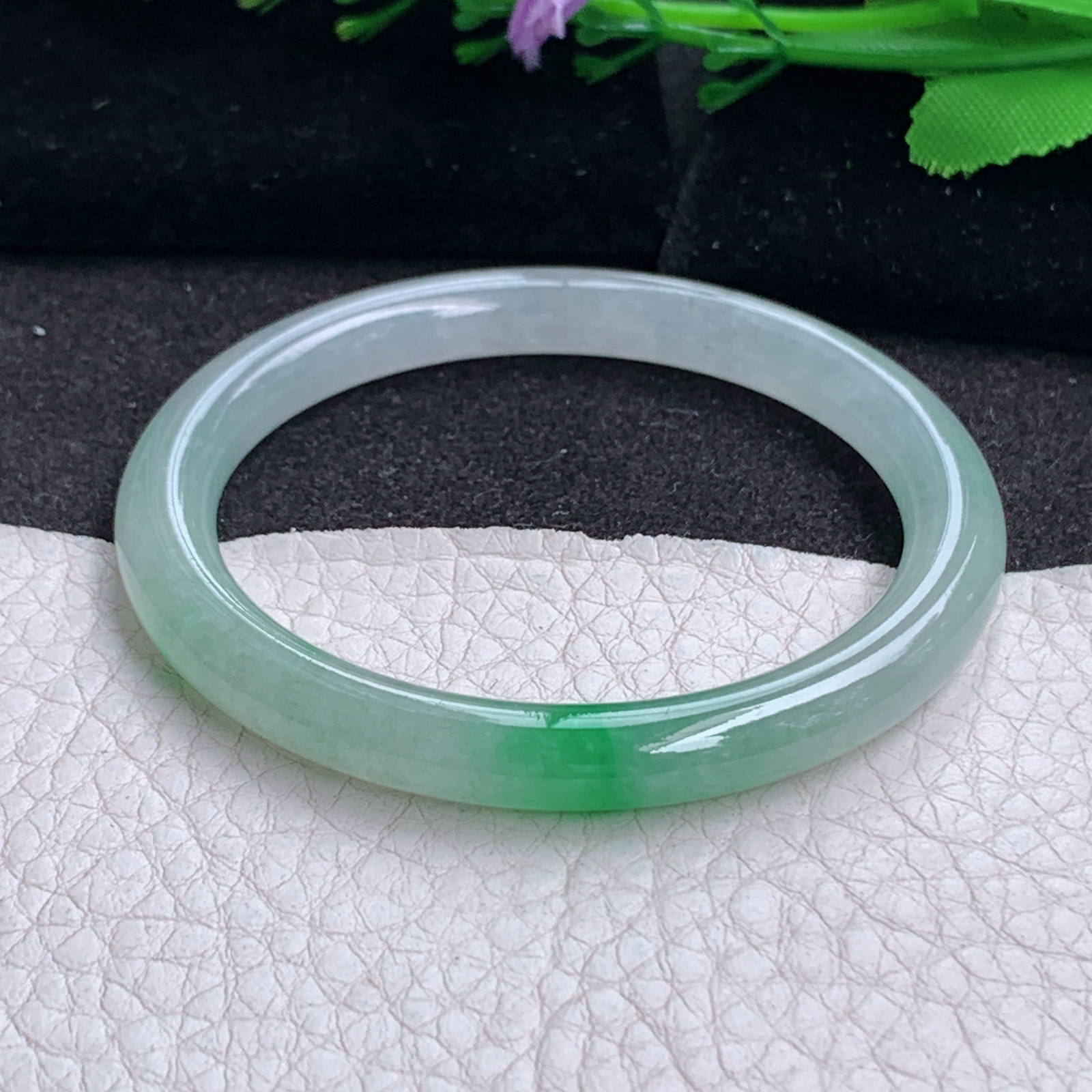 ay小圈口49*6.7*7叮当镯 天然缅甸翡翠a货手镯飘阳绿圆条玉镯子