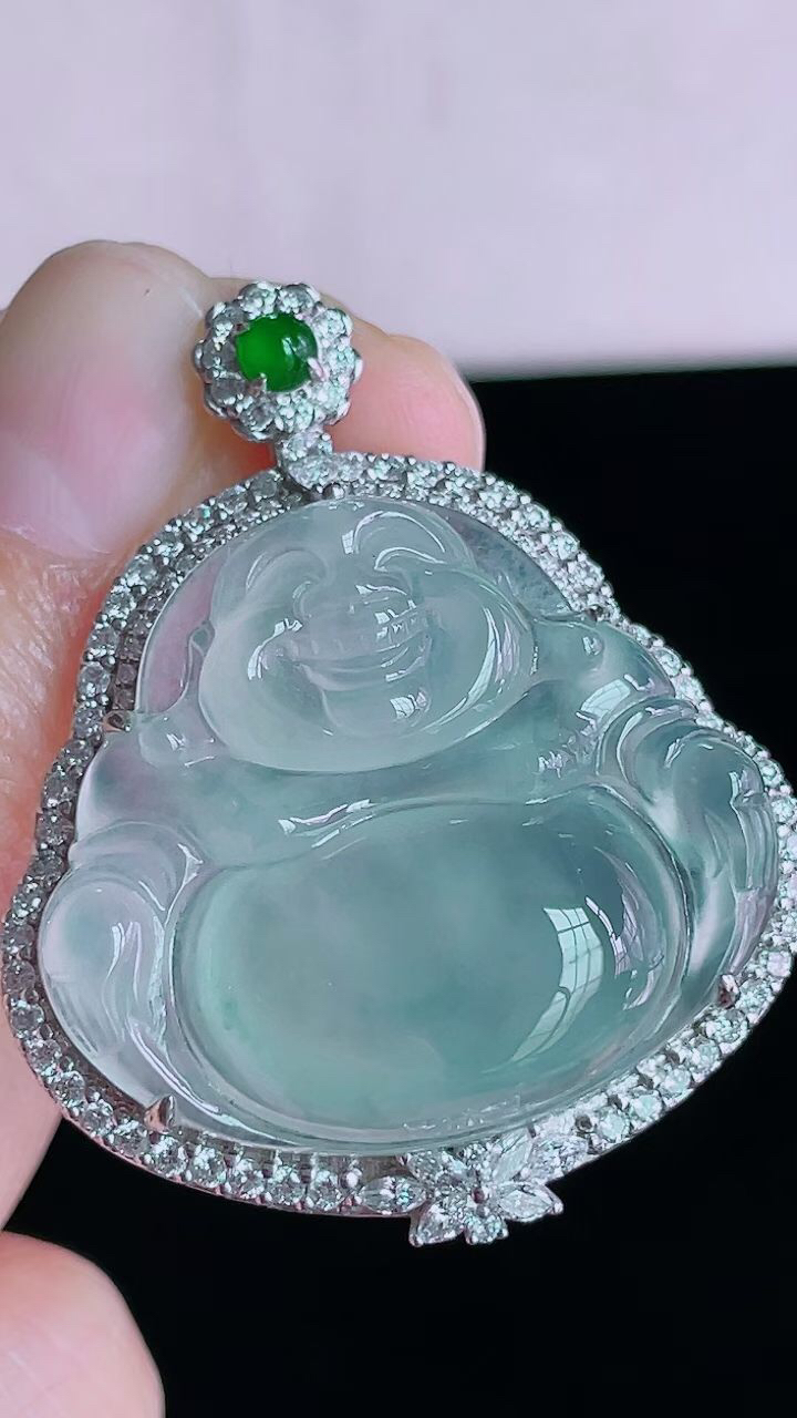 【翡翠名称】18K金豪华镶钻冰晴佛公吊坠
【翡翠尺寸】含金40.2/33/9.8mm
【翡翠描述】宝