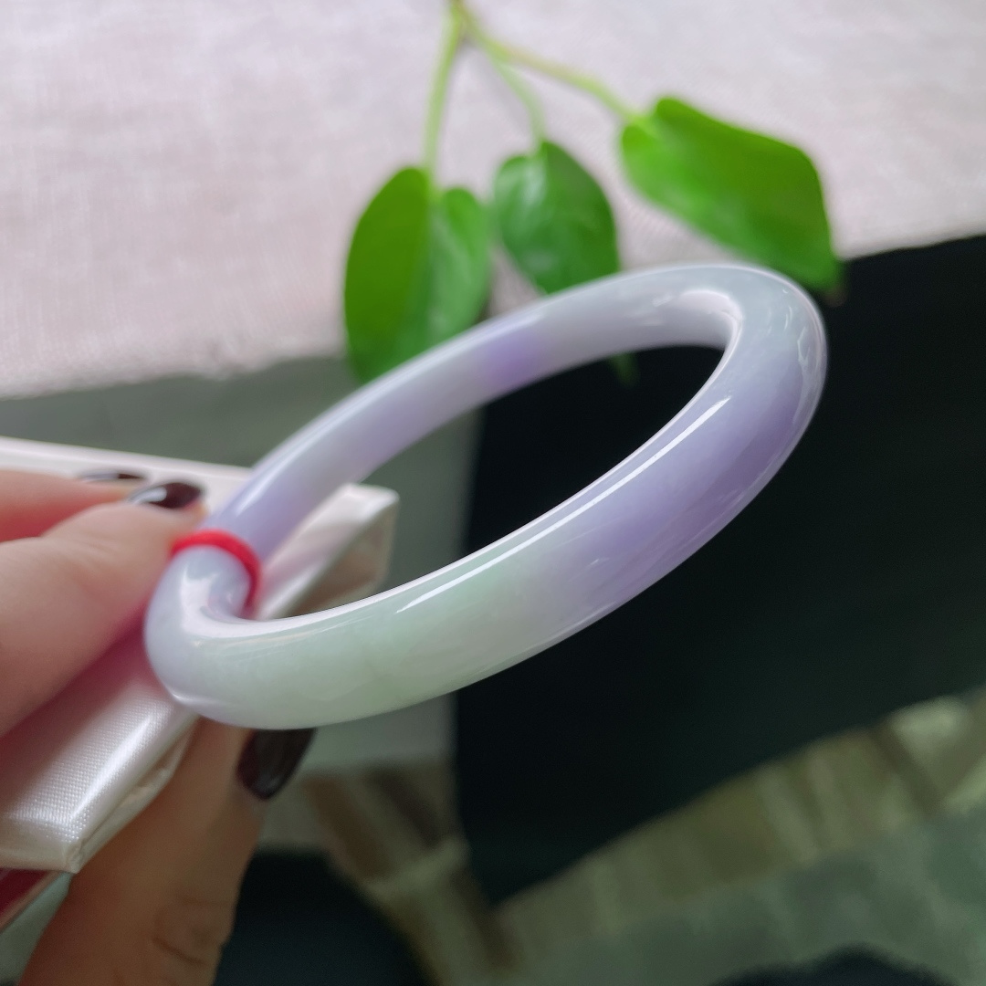 58.3/9紫罗兰圆条，细润，色艳，是银河掉进玉里，溅起了紫雾。有纹，ss50516a