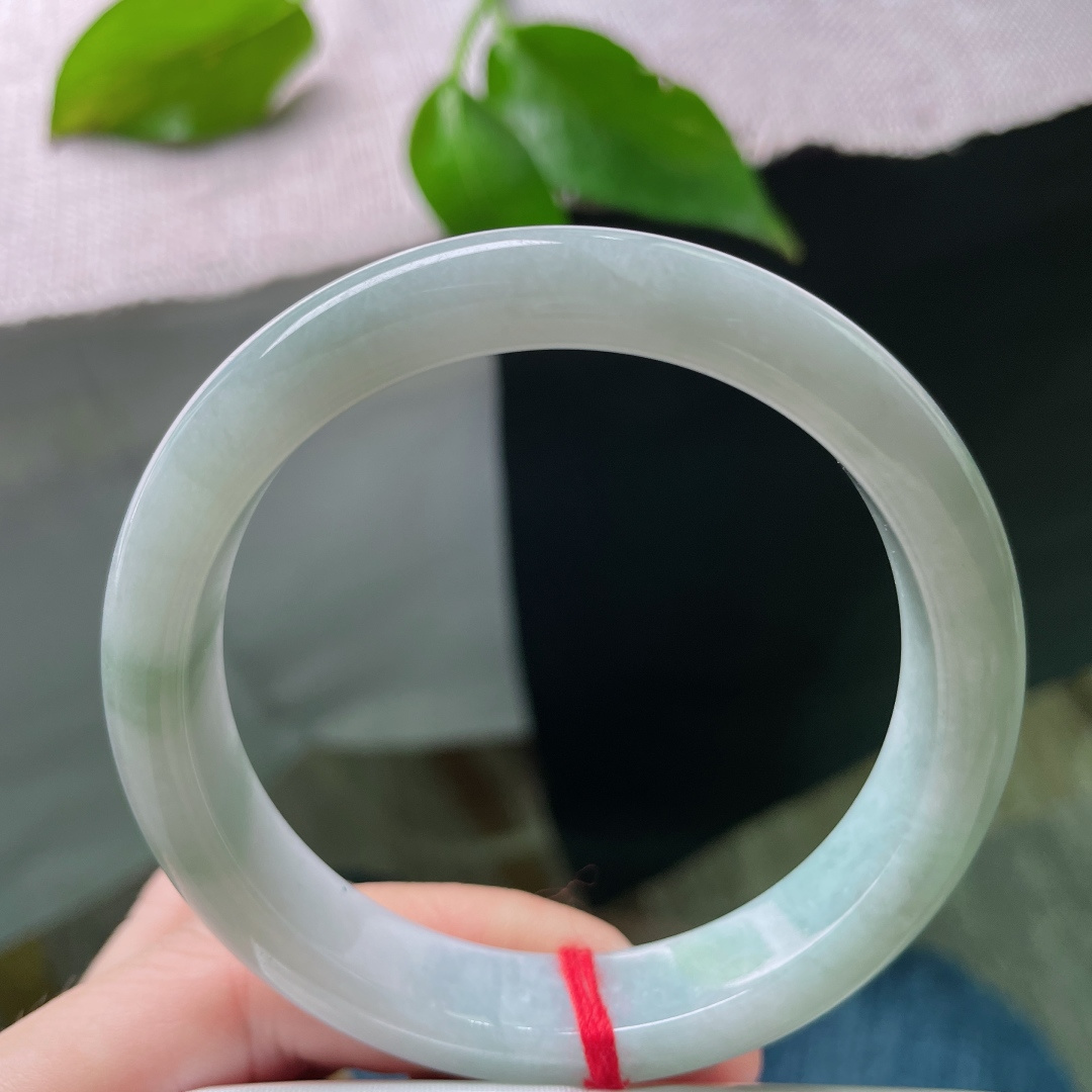 56.3/11.8/7.5，浅绿底正圈，水润，细腻，佩戴优雅端庄，皮纹，ss50587a