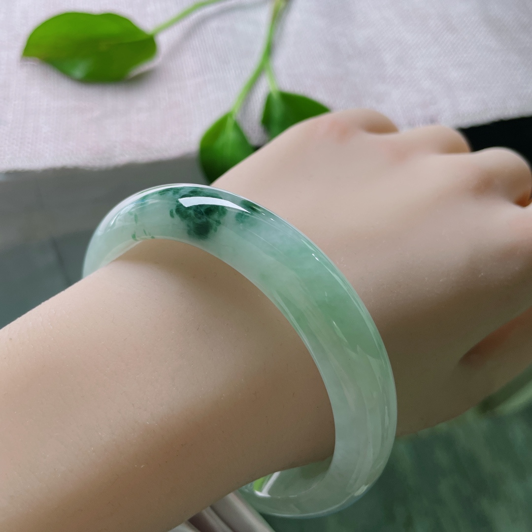 60/13.7/8.3，飘花正圈，大圈口，水润细腻，花开富贵，无裂，ss50545a