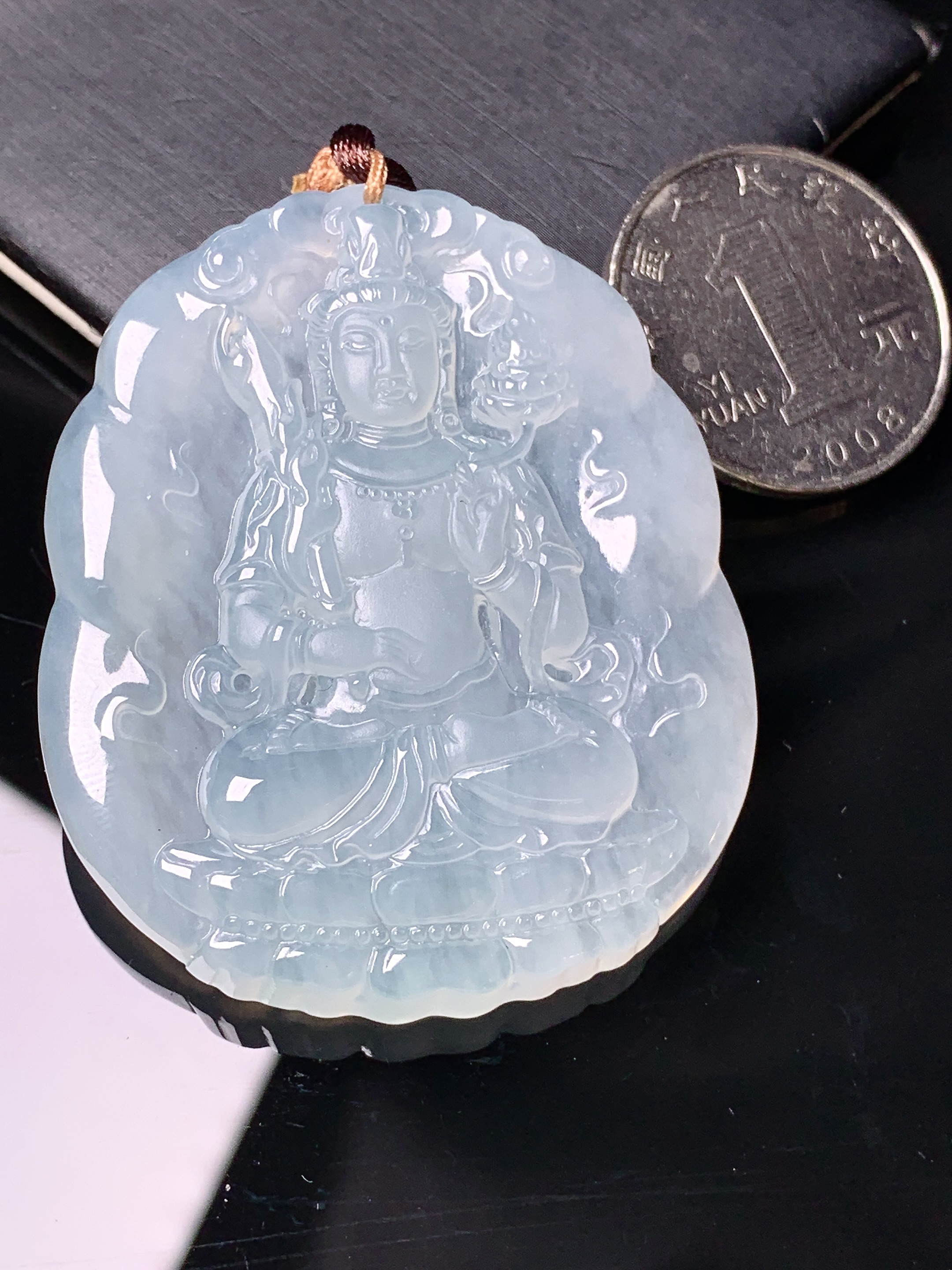 冰种观音菩萨吊坠 玉质细腻 色泽艳丽清新 水润亮眼 整体尺寸50.8*42.6*6.3b2