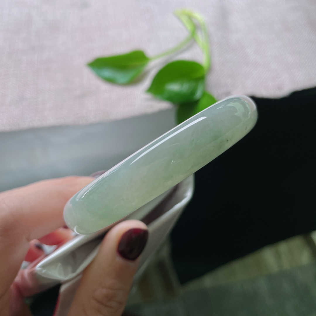 56.6/12.4/8.1，浅油绿正圈，肉质细腻干净，种老，自在清闲，无裂，ss50593a