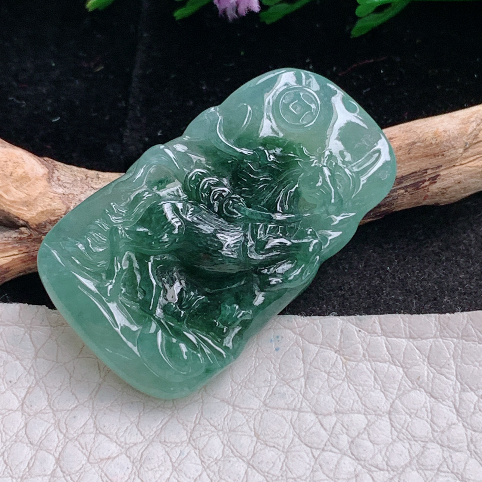 ktj实拍39.5*23.8*6天然缅甸翡翠精雕冰润马上发财 生肖马玉吊坠 玉挂件