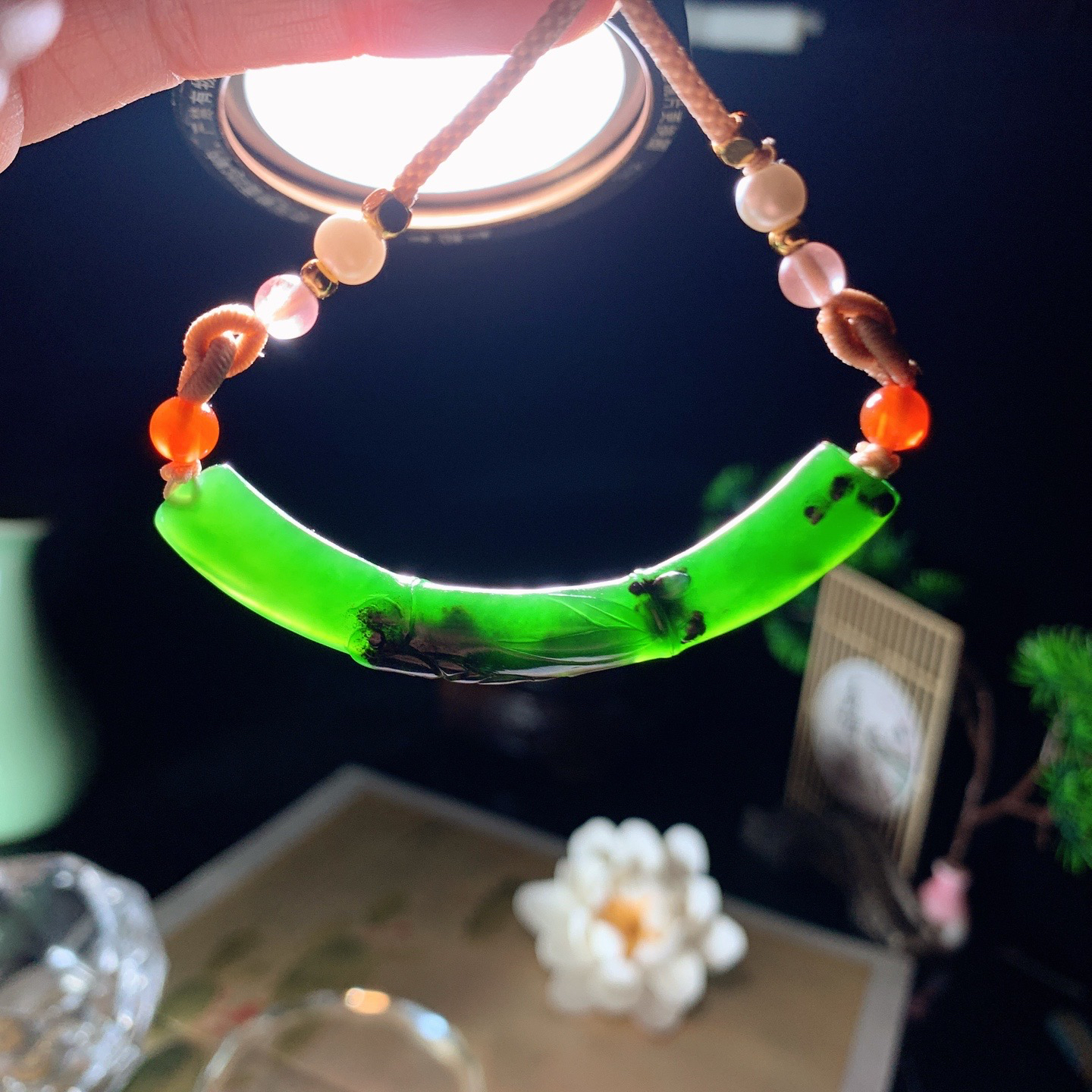 和田玉菠菜绿俄罗斯碧玉节节高升挂件 尺寸59/5重9克 玉质细腻油润 底色纯净 脂粉好，品质好。lt260410