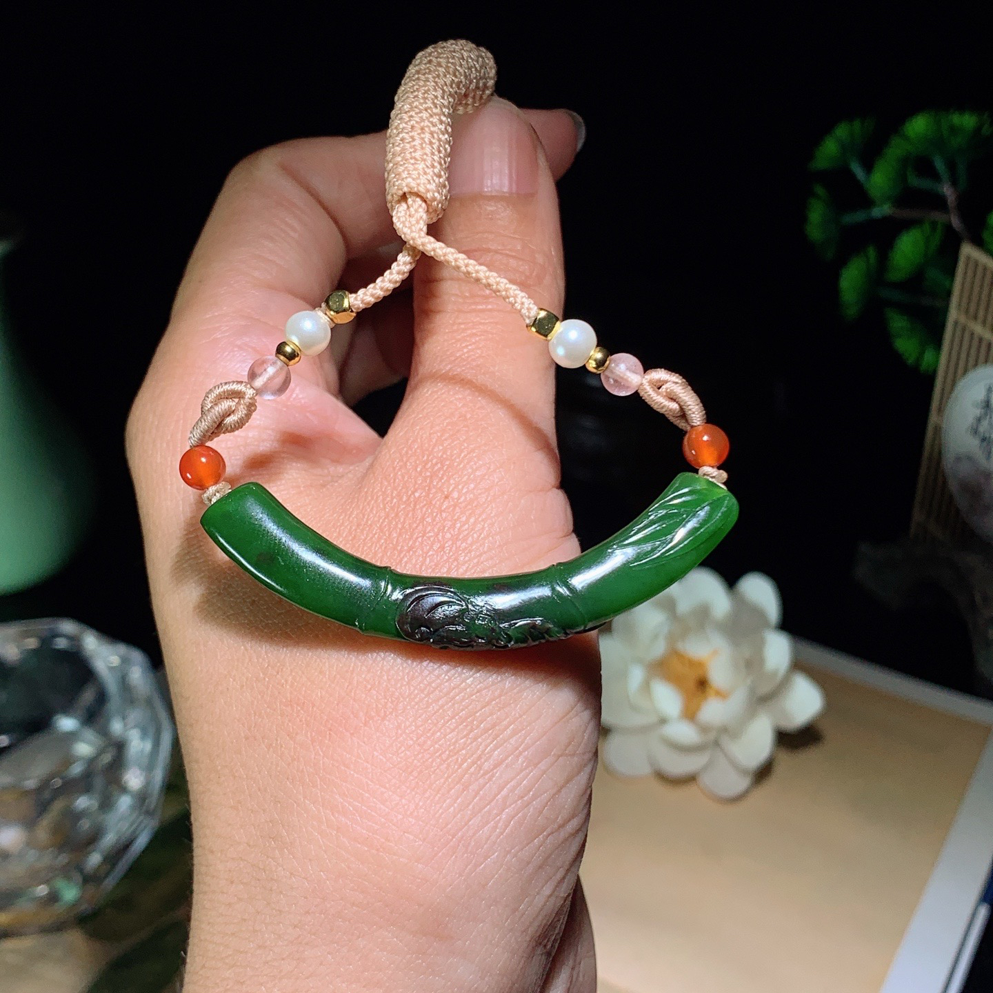 和田玉菠菜绿俄罗斯碧玉节节高升挂件 尺寸59/5重9克 玉质细腻油润 底色纯净 脂粉好，品质好。lt