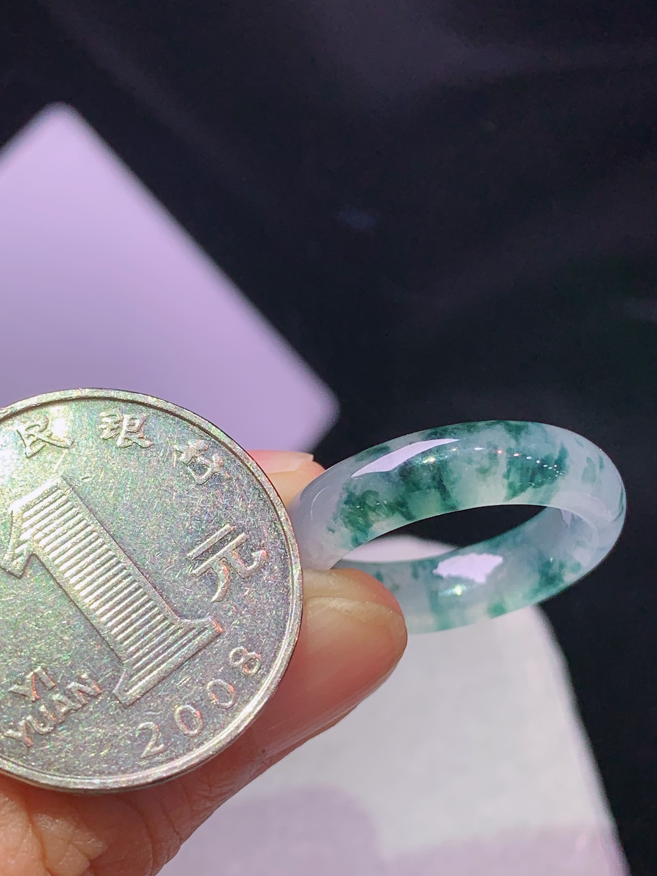 冰种飘花指环 玉质细腻 色泽艳丽清新 水润亮眼 圈口15 整体尺寸24*5.5*3.6c5