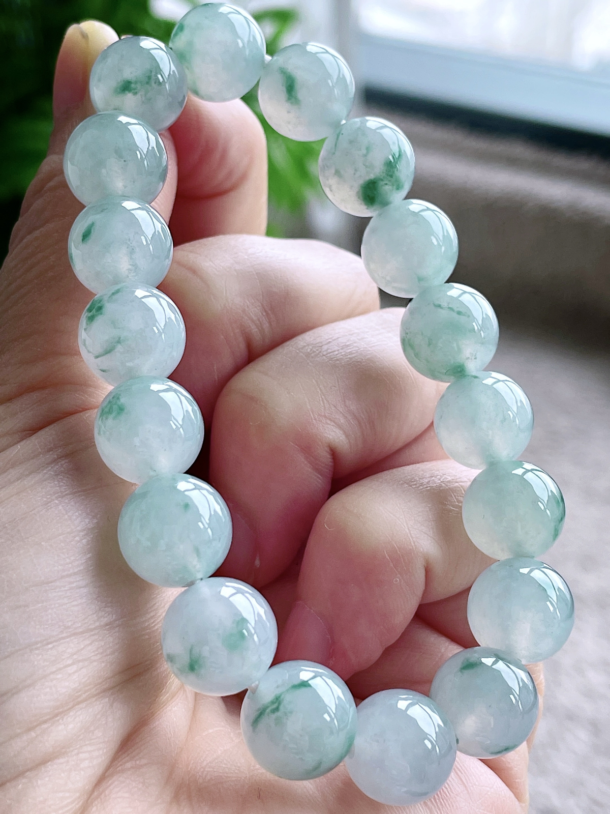 【珠子】冰飘花手串圆珠珠子手串
【说明】缅料 性价比高  
【尺寸】11.2mm..