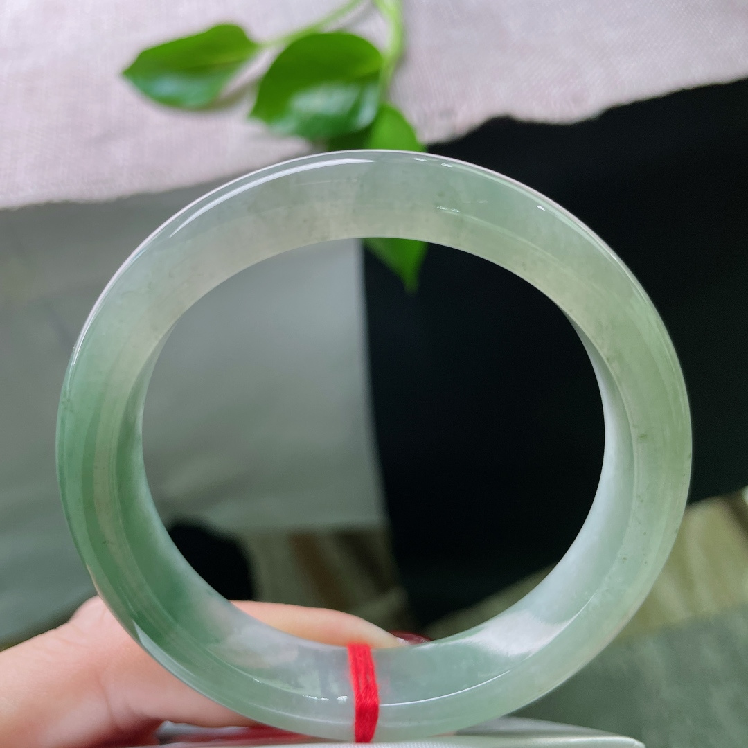 56.6/12.4/8.1，浅油绿正圈，肉质细腻干净，种老，自在清闲，无裂，ss50593a