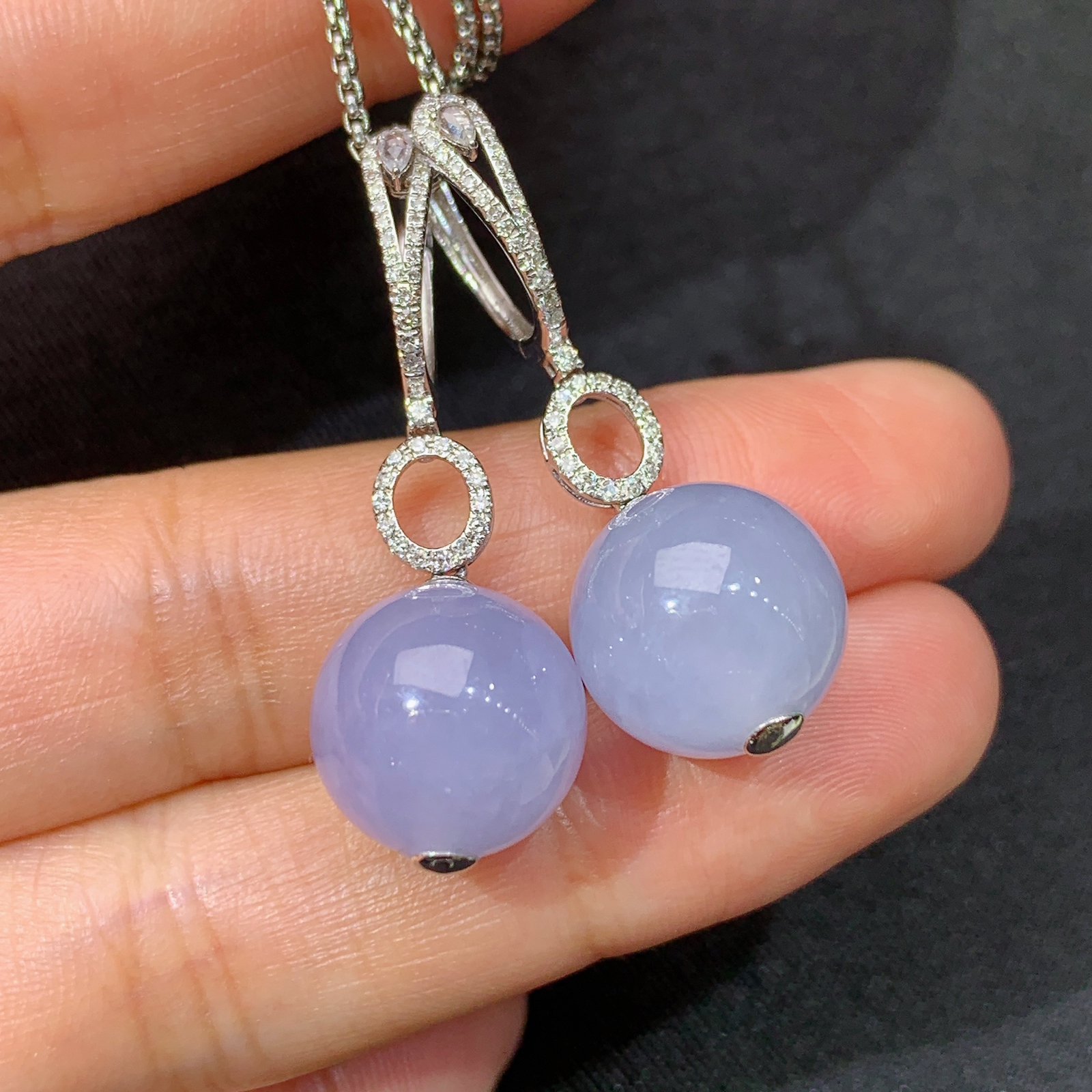 紫罗兰圆珠耳坠，18k金镶嵌，款式新颖，冰润鲜艳，种水足，Cj 直径12.3