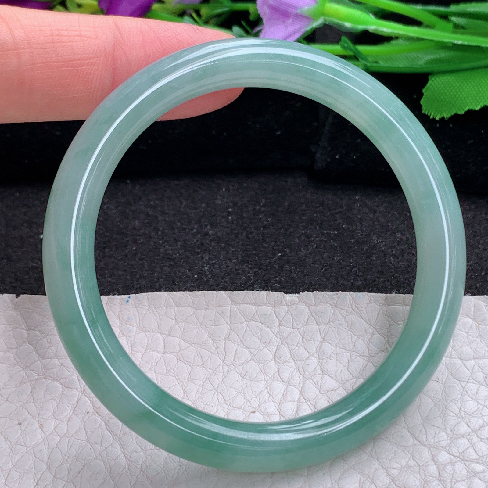 ee小圈口52.5*8美人镯 天然缅甸翡翠a货手镯飘花秀气圆条玉镯子 叮当镯