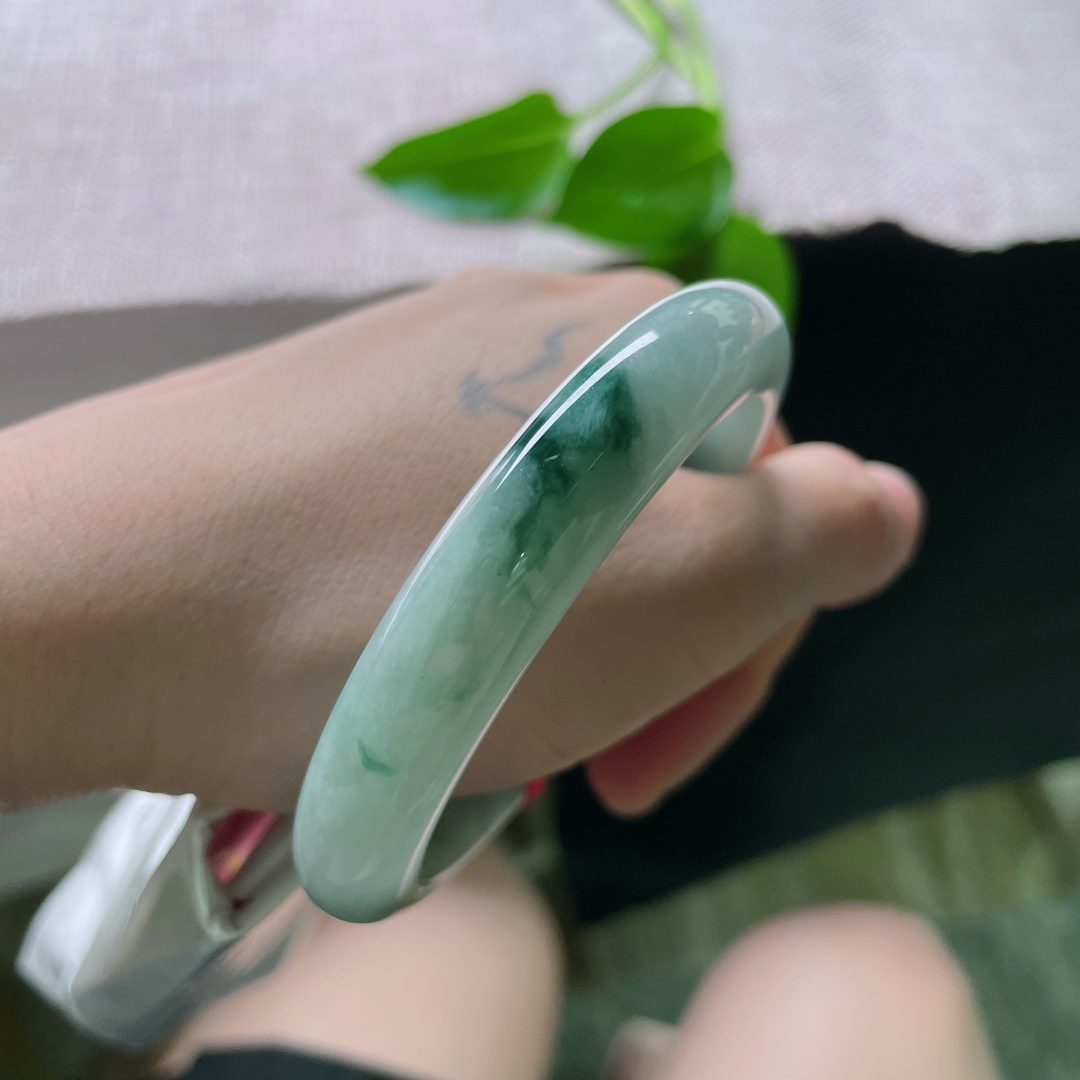 56.5/11.1/8.2飘花正圈，窄条，水润。蓝花楹联，典雅贵气，一点皮纹，ss50583a