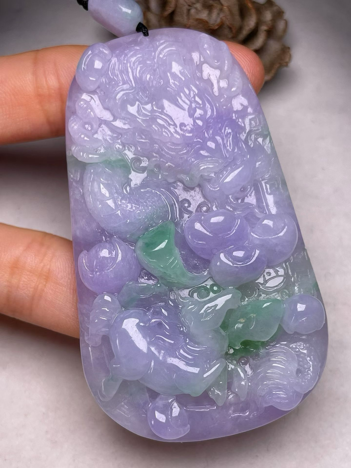 冰糯种紫罗兰【龙腾天下】吊坠，种水好，玉质细腻 ，卖相好、